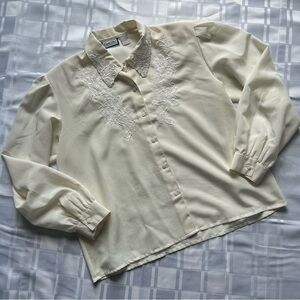 Carroll Reed Vintage Cream Colour Embroidered Detail Long Sleeve ButtonUp Blouse